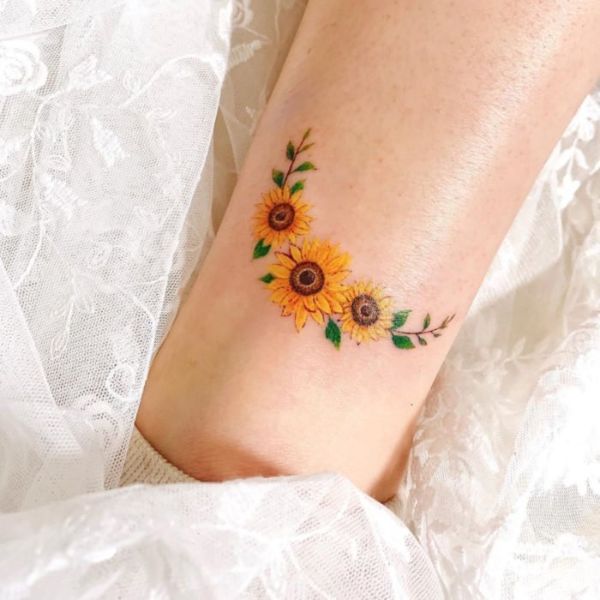 Tattoo hoa hướng dương màu