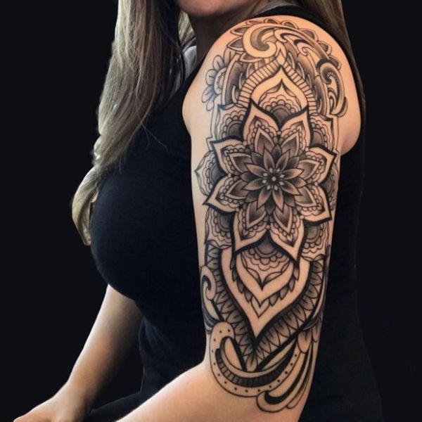 Tattoo hoa văn bắp tay đẹp cho nữ
