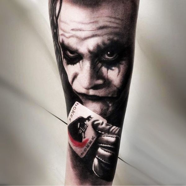 Tattoo joker full bắp chân