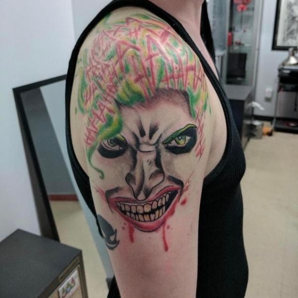 Tattoo joker ở bắp tay nam siêu đẹp