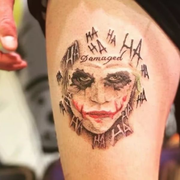 Tattoo joker ở chân