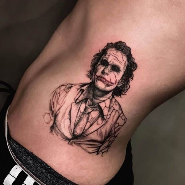 Tattoo joker ở sườn đẹp cho nam