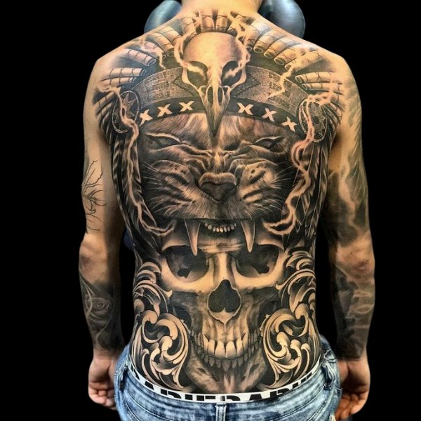 Tattoo mặt quỷ thần thoại châu âu kín lưng