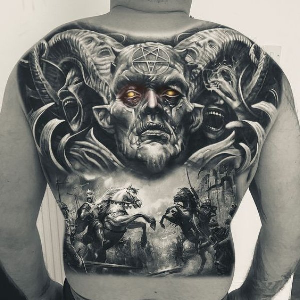 Tattoo mặt quỷ thần thoại kín lưng