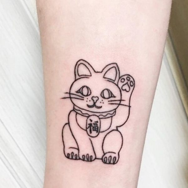 Tattoo mèo thần tài mini cổ tay nữ đẹp