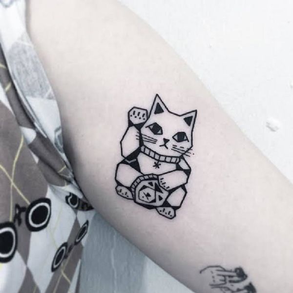 Tattoo mèo thần tài mini đơn giản