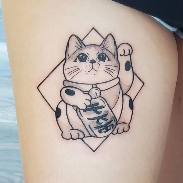 Tattoo mèo thần tài mini đùi