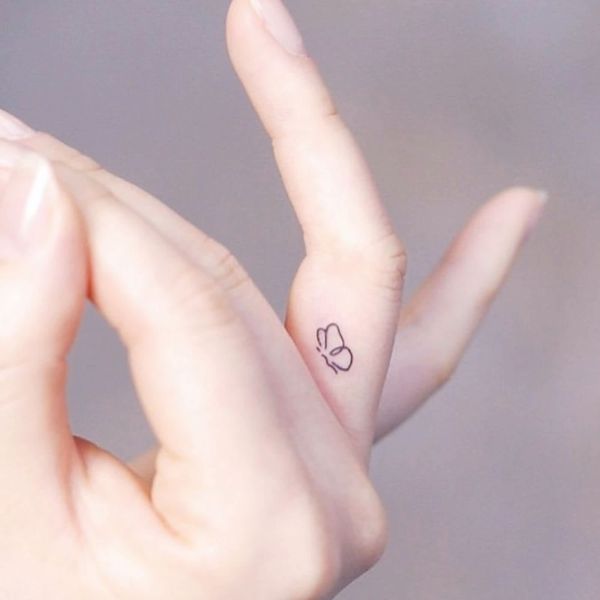 Tattoo ngón tay áp út