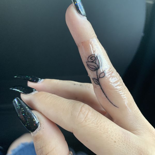 Tattoo ngón tay cute
