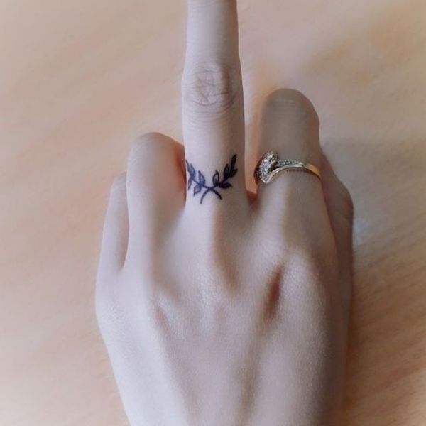 Tattoo ngón tay đẹp đơn giản