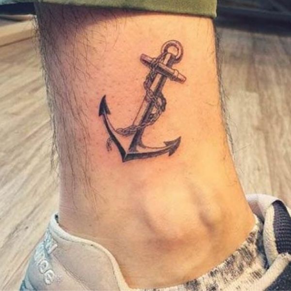 Tattoo ở chân nam