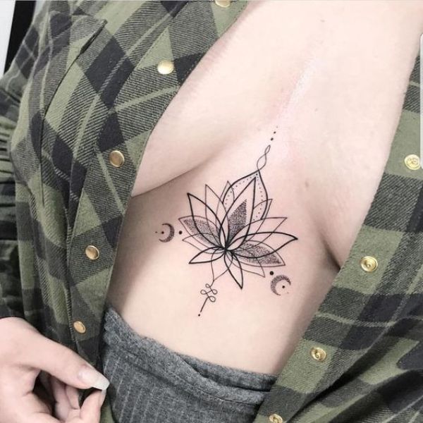 Tattoo ở ngực mang đến phái nữ chúp măng