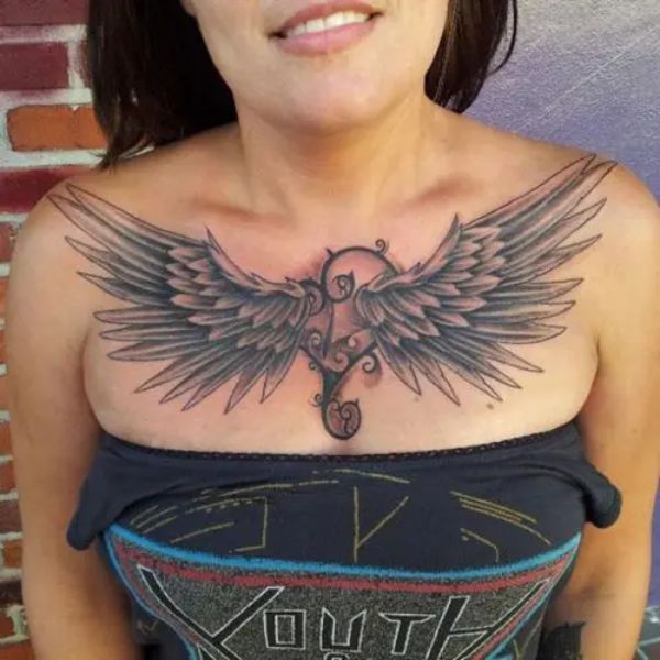 Tattoo ở ngực cho tới phái nữ song cánh