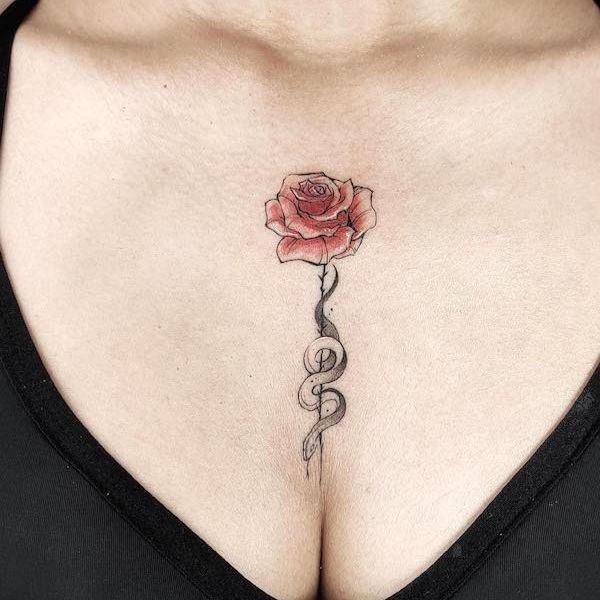 Tattoo ở ngực cho tới phái đẹp hoả hồng chất