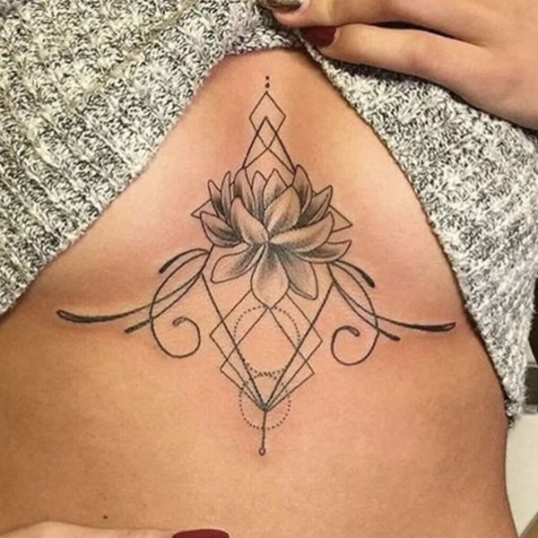 Tattoo ở ngực cho tới phái đẹp ký tự động ngầu