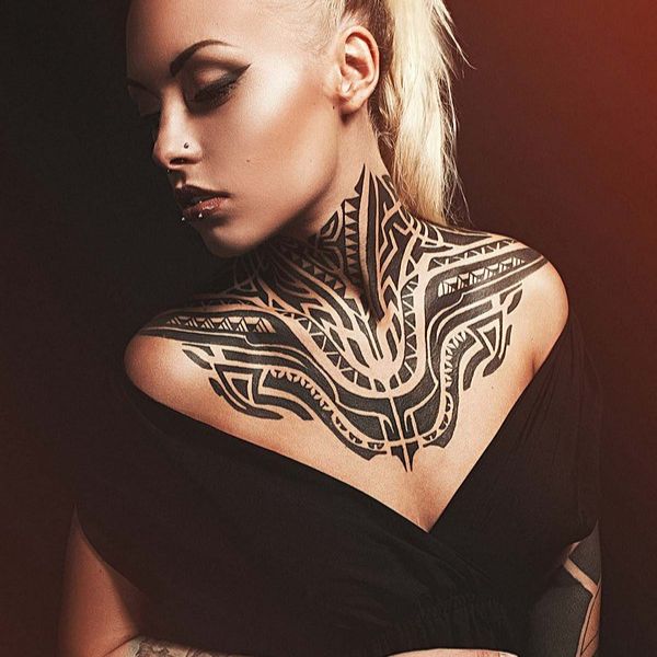 Tattoo ở ngực mang đến phái nữ siêu ngầu