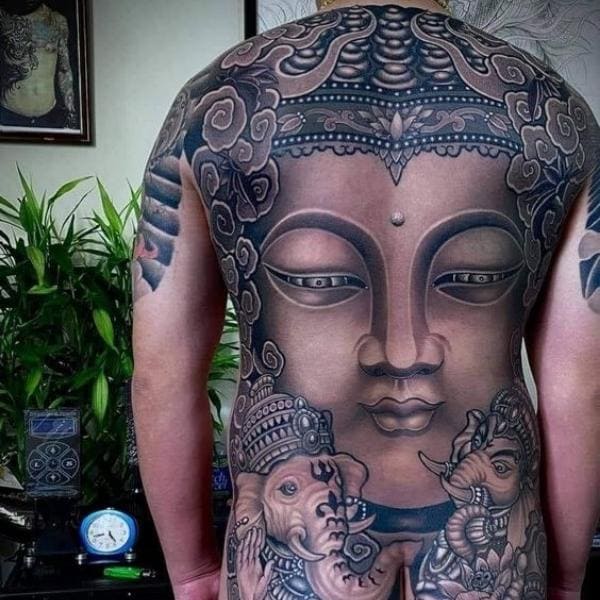Tattoo phật kín lưng