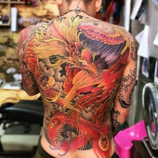 Tattoo phụng hoàng lửa kín sống lưng chất