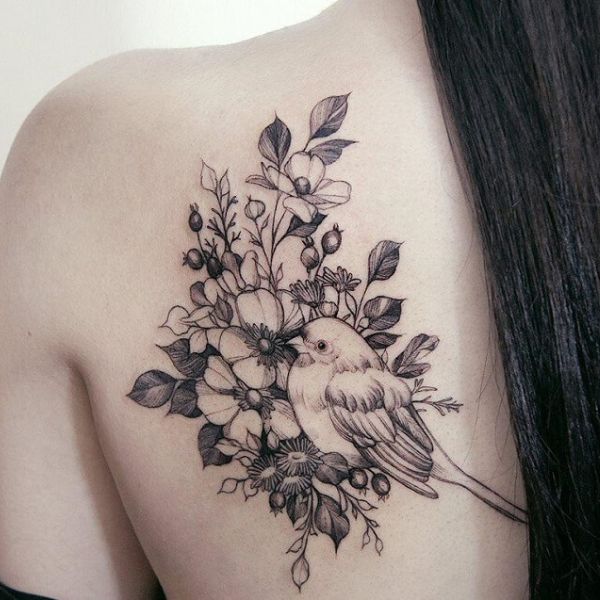 Tattoo hấp dẫn mang lại phái nữ đẹp mắt ở lưng