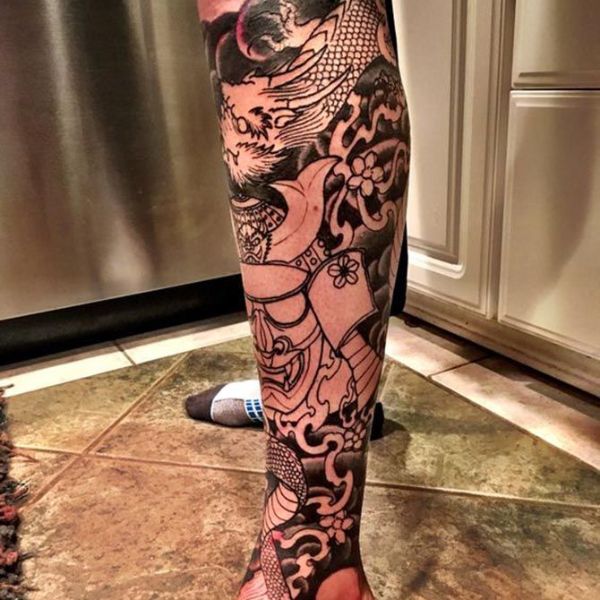 Tattoo dragon bắp chân