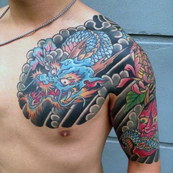 Tattoo rồng và hoa cúc vắt vai