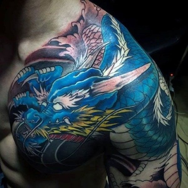 Tattoo rồng xanh cưỡi mây vắt vai