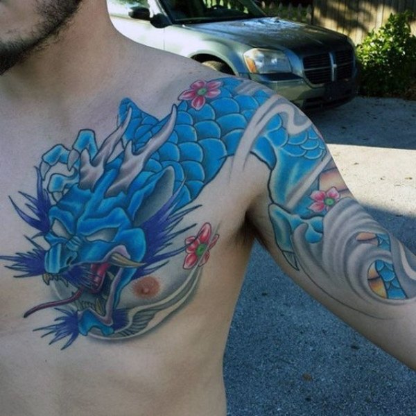 Tattoo rồng xanh nước ngoài vắt vai