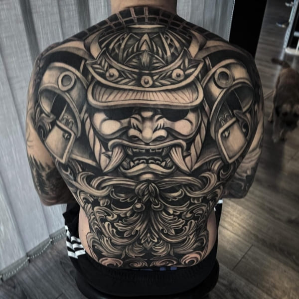  Tattoo samurai mặt quỷ kín lưng