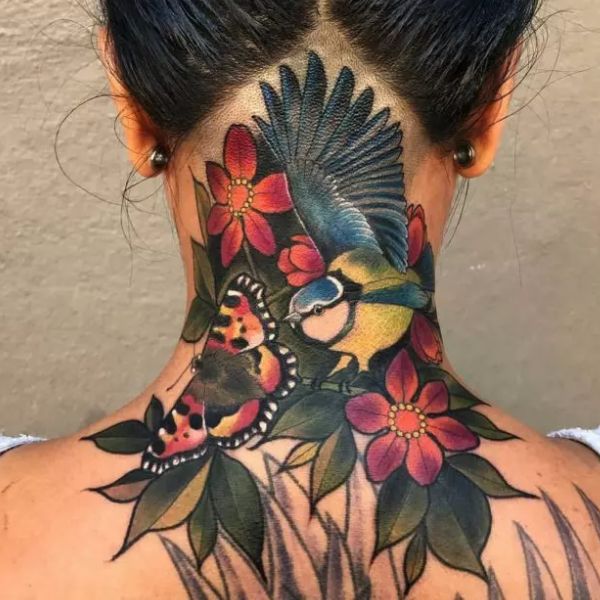 Tattoo sau gáy chùm hoa