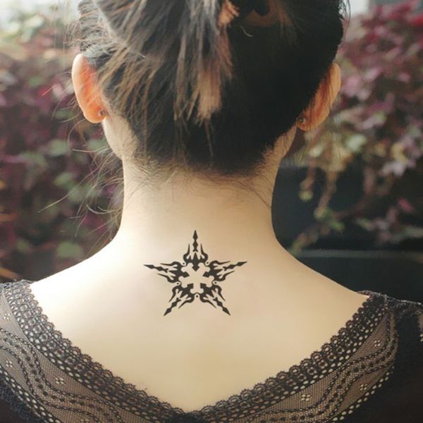 Tattoo sau gáy ngôi sao