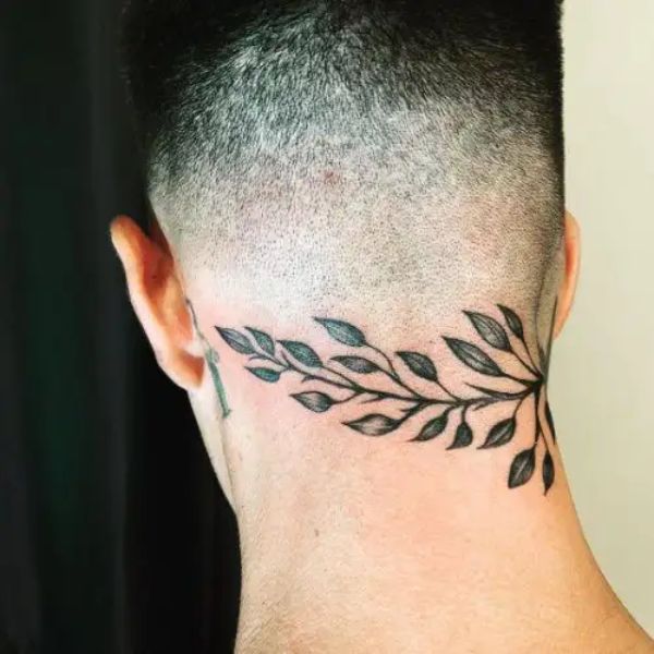 Tattoo sau gáy nhành cây