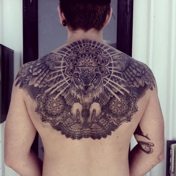 Tattoo sau lưng đại bàng siêu đẹp