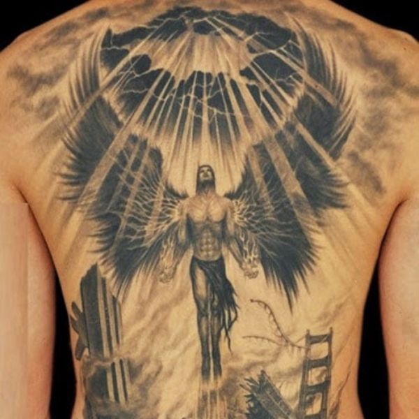 Tattoo sau lưng hình chúa