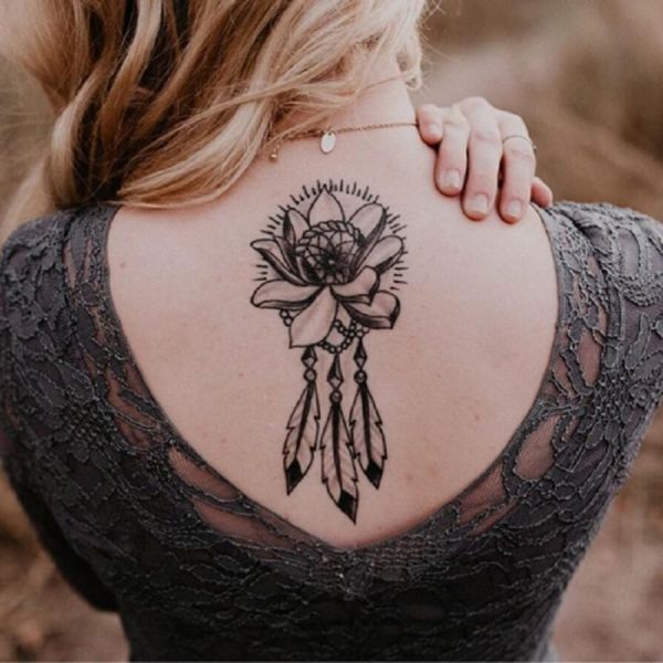 Tattoo sau lưng hoa 8 cánh