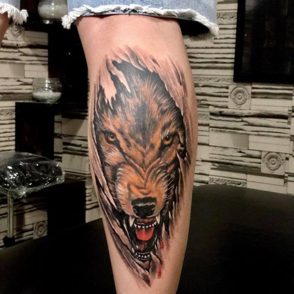 Tattoo sói bắp chân