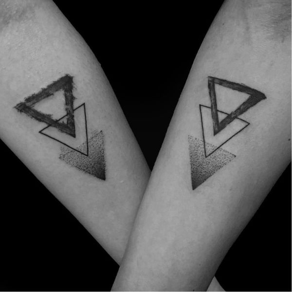 Tattoo tam giác cặp đẹp
