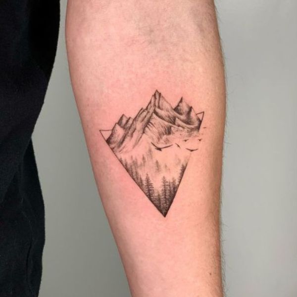 Tattoo tam giác đỉnh núi siêu đẹp