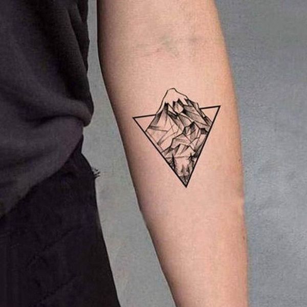 Tattoo tam giác núi