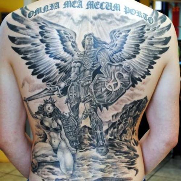 Tattoo thiên thần kín lưng