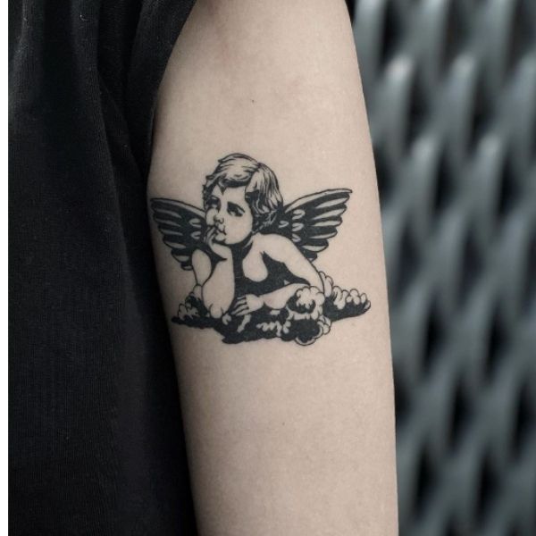 Tattoo thiên thần mini ở tay