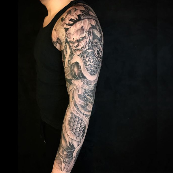 Tattoo tôn ngộ ko kín tay