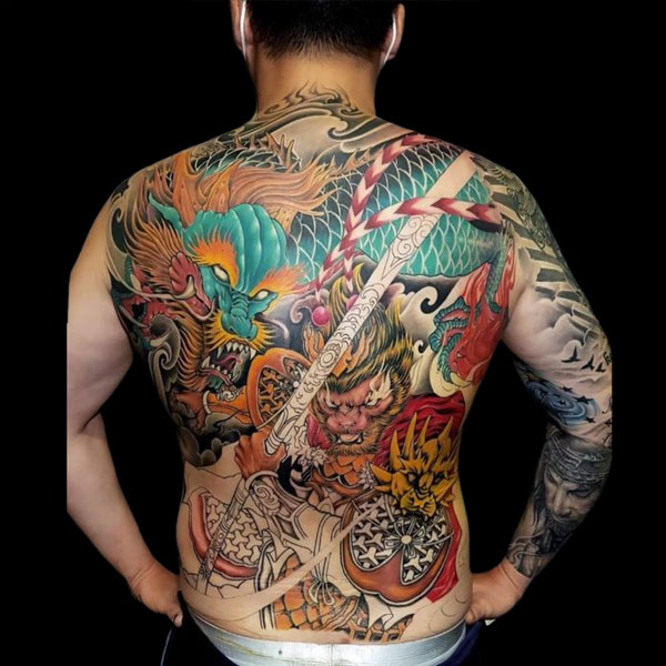 Tattoo tôn ngộ ko lưng