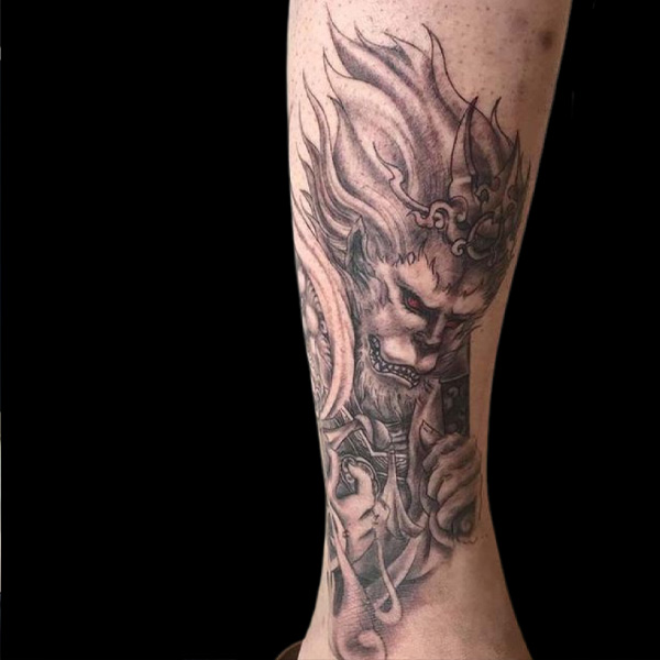 Tattoo tôn ngộ ko ở chân