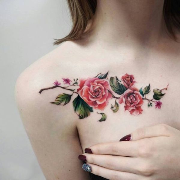 Tattoo trước ngực hoa hồng