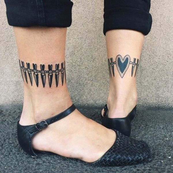 Tattoo vòng chân chất