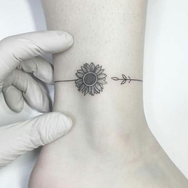 Tattoo vòng chân hoa hướng dương