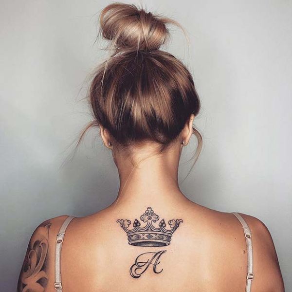 Tattoo vương miện nữ
