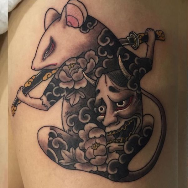 Tattoo yakuza con chuột mini