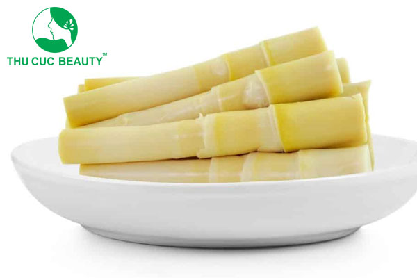 Nâng ngực ăn măng được không?