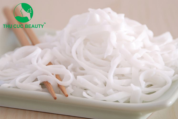 Nâng ngực có được ăn bún không?